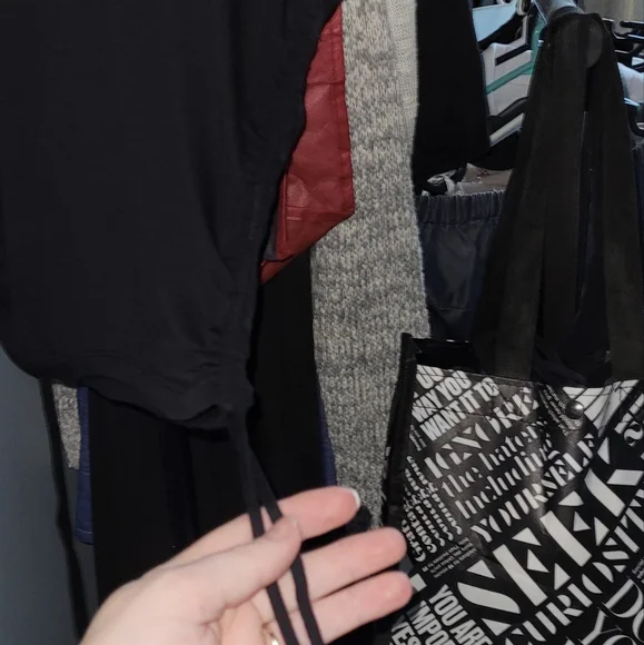 Dynamite T-shirt - Picture 4 of 5